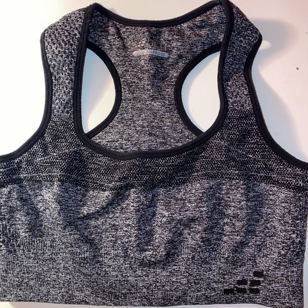 sports bra